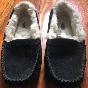 Ugg Australia Shoes Ansley Faux Fur Closed Toe